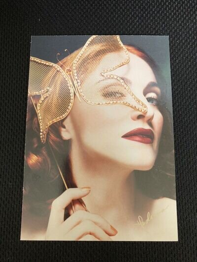 MADONNA MAX FACTOR GOLD PROMOTIONAL POSTCARD WITH PRE-PRINTED AUTOGRAPH