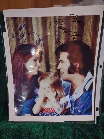 VERY RARE ELVIS, PRISCILLA, LISA PRESLEY AUTOGRAPHS 8 X 10 "INCHES. W/CERT.