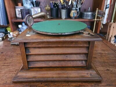 Antique Atlas Swiss-Made Gramophone, circa 1910.