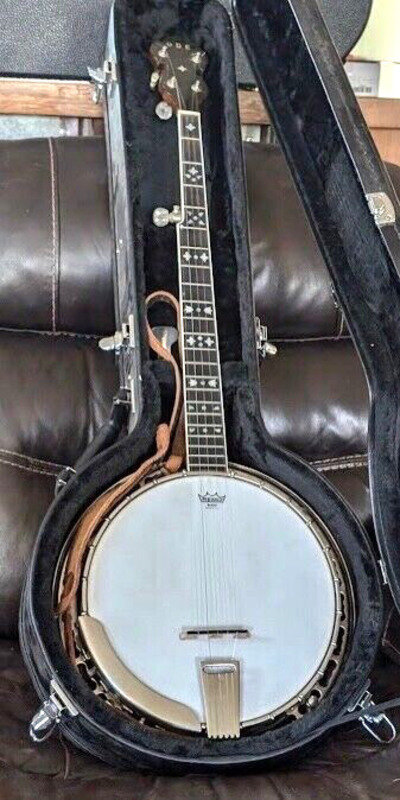 VINTAGE ODE 5 STRING BANJO / AS SHOWN / PLAYS GREAT / NICE GUARDIAN CASE
