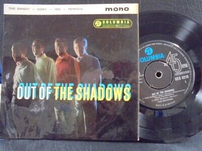 THE SHADOWS E.P " OUT OF THE SHADOWS " UK COLUMBIA EX+ COND.IN Or.PIC SL.