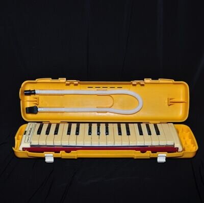 VTG Samick Melodihorn A-32 Red W/ Yellow Hard Case Musical Keyboard Instrument