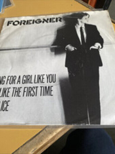 Foreigner - Waiting For A Girl Like You - 7" Vinyl, 1981 Atlantic K11696 -
