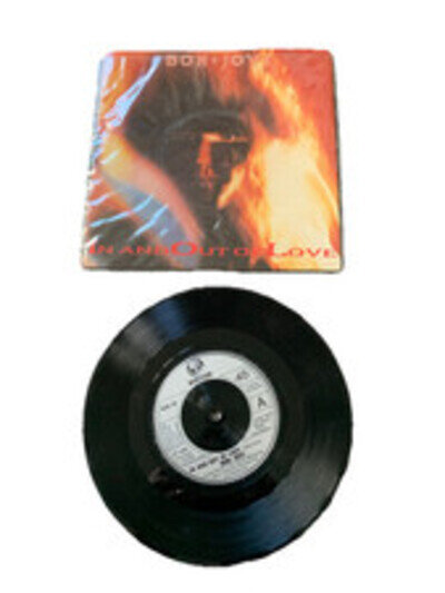 BON JOVI IN AND OUT OF LOVE 7” VINYL RECORD VER 19 (1985) Vertigo Exc Exc