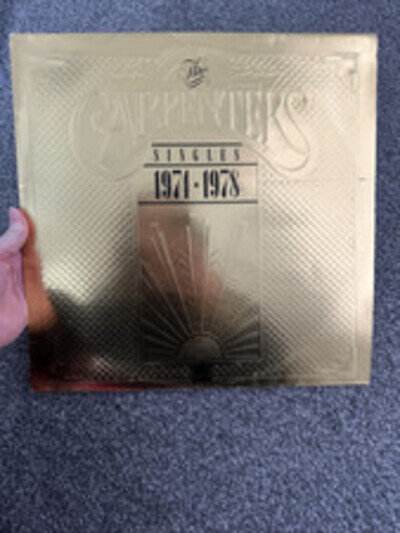 The Carpenters – The Singles 1974-1978 Vinyl LP 33rpm Compilation Embossed 1978