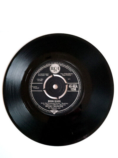 7" VINYL - 60'S - HENRY MANCINI - MOON RIVER - EXCELLENT