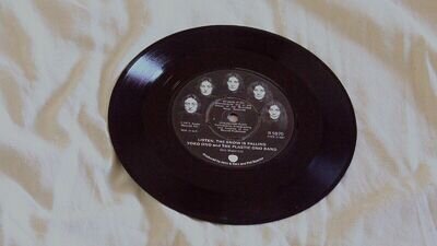 Yoko Ono and the Plastic Ono Band/John Lennon -- Listen, the snow is falling