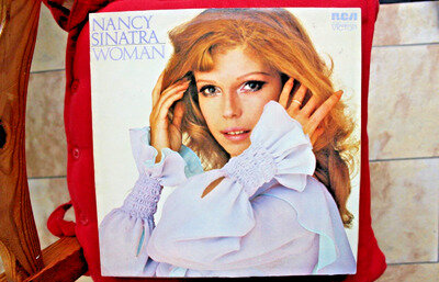 EX+ NANCY SINATRA - WOMAN - RCA SF 8331 STEREO LP FROM 1973