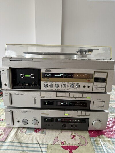 Vintage Akai Stero System With Record Player Tape Deck, Synthesizer & Amplifier