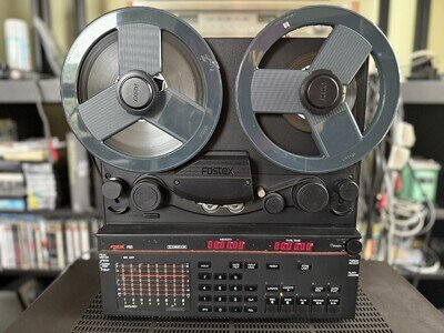 Fostex R8, Semiprofessional 8Tracks Reel to Reel Tape Recorder/player.