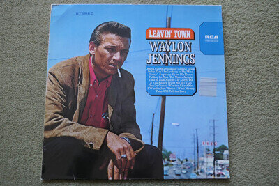 WAYLON JENNINGS – LEAVIN’ TOWN LP – Nr MINT COUNTRY ROCK