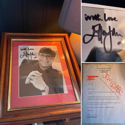 ELTON JOHN SIGNED GENUINE AUTOGRAPH B&W Photo 1999 & COA ELTON JOHN MANAGEMENT
