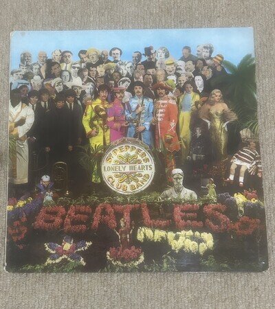 THE BEATLES - SGT. PEPPERS LONELY HEARTS CLUB BAND (VINYL LP) PMC 7027