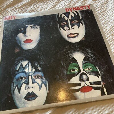 Kiss- Dynasty lp. Original 1979 press with inner- Gen exc con