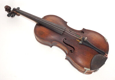 Antique Violin with Original Case, Marked Aegidius Batzellini– 1699 (ChB)4