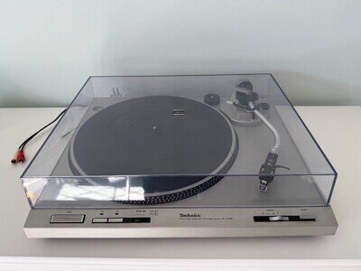 Vintage Technics SL-D202 direct drive turntable