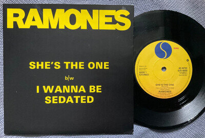 RAMONES - SHE’S THE ONE / I WANNA BE SEDATED rare UK 1978 / PUNK / KBD / MINT !