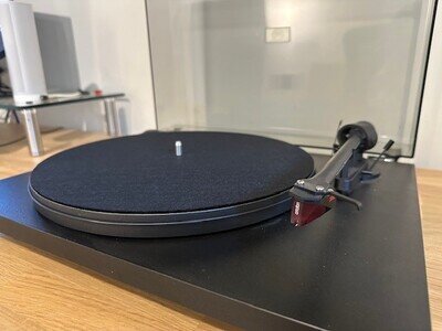 Pro-Ject Essential II Turntable with Ortofon 2M Red Cartridge