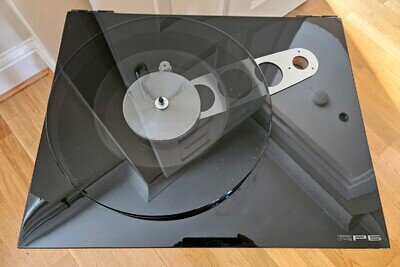 REGA RP6 Turntable