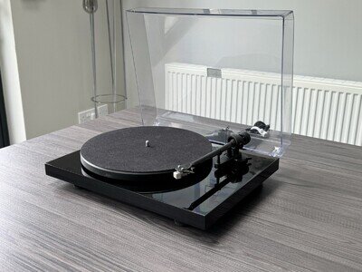 Pro-Ject Debut Carbon Turntable With Rega Carbon Cartridge - Nice First Deck