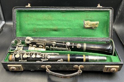 Vintage G. Hüller clarinet “B S70” With Case & Selmer Goldentone mouthpiece
