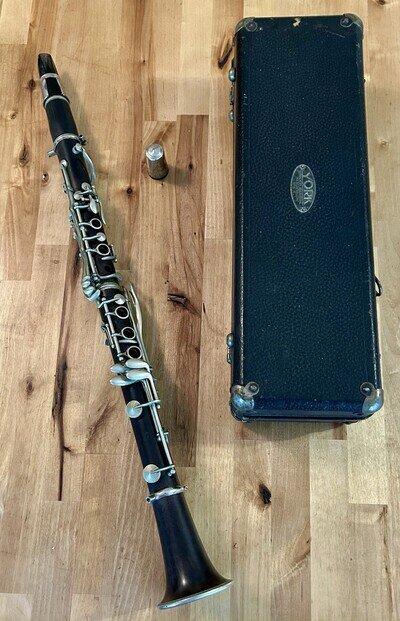Antique Wood CLARINET Marked BE & B flat L.P. With Old YORK Case FOR REPAIR