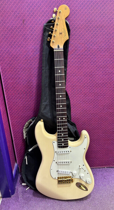 Fender Stratocaster, Deluxe Series Electric Guitar With Carrying Case