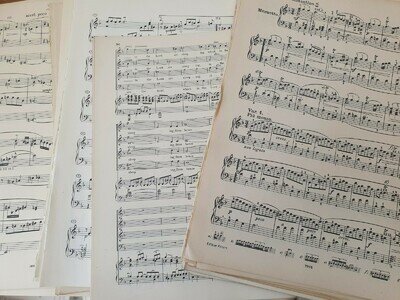 25 x Vintage Sheet Music Paper SHEETS A4Ish .CRAFTS ART DECOUPAGE scrapbooking
