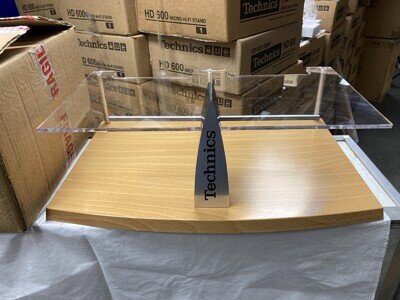 BNIB Technics HD 505 Hifi Stand with Original Box