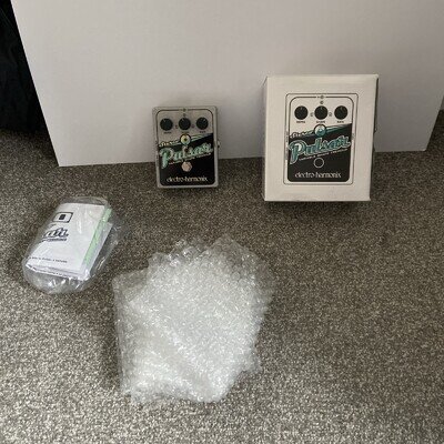 EHX STEREO PULSAR VARIABLE SHAPE TREMOLO, PERFECT CONDITION