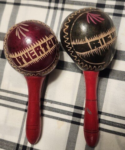 Vintage Carribean Maracas Hand Painted & Hand Carved Rattlers Pair Puerto Rico