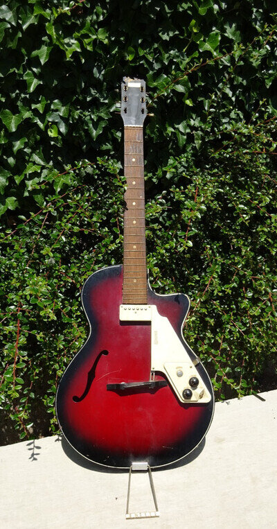 Guitar Egmond Approx 99cm