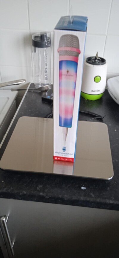 Joblot of 4 Brand New boxed Singing Machine Pink Light Up long Wired Microphone