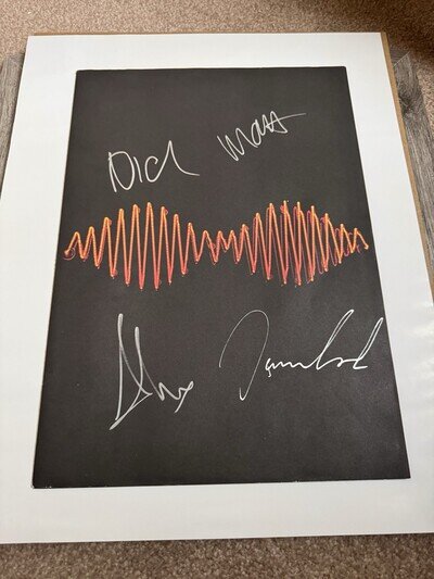 VERY RARE SIGNED ARTIC MONKEYS 2013 ‘AM’ TOUR PHOTOBOOK EXCELLENT PROVENANCE