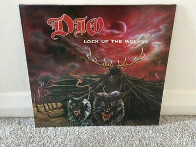 DIO - LOCK UP THE WOLVES - UK 1ST PRESS LP (1990) W/INNER 8460331 A1/B1 - EX/EX