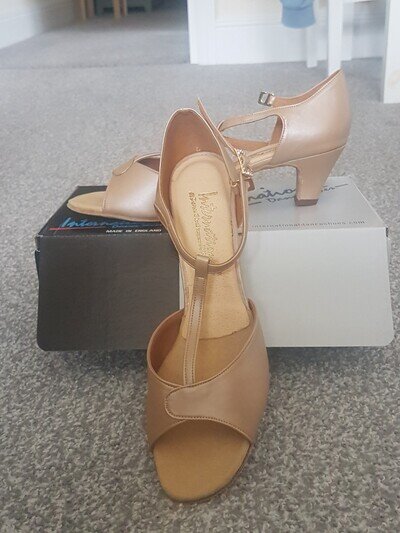 Ladies "International" Latin Dance Shoes Beige New size 7 with 2" spanish heel