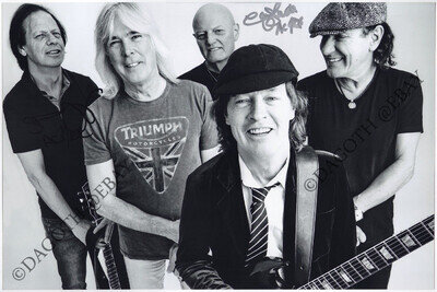 AC/DC 8x10 Photo STEVIE YOUNG & CHRIS SLADE Rock or Bust Razors Autograph SIGNED