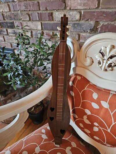 Handmade 28" 4 String (Missing 1 String)Mountain Dulcimer Wooden 3 Carved Hearts