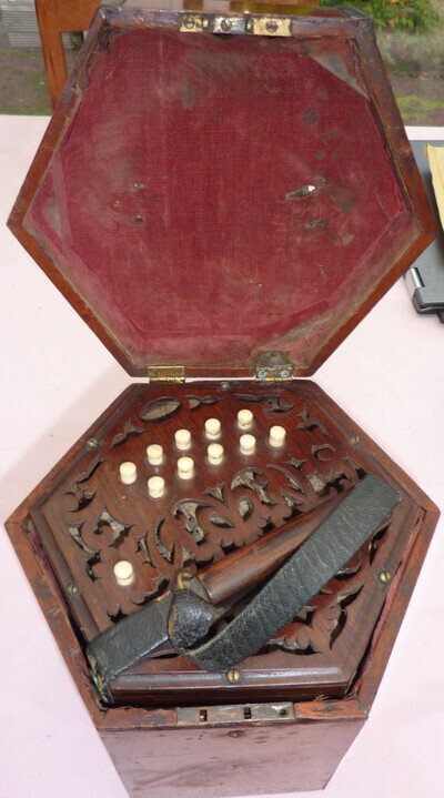 WORKING VINTAGE GERMAN ? WOODEN 20 + 1 BUTTON CONCERTINA SQUEEZEBOX ACCORDIAN👀