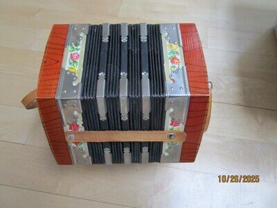 Vintage German Concertina Squeeze Box 21 KEYS