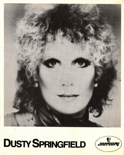 DUSTY SPRINGFIELD - Original 1970s AUTOGRAPH CARD - Record Company Promo Photo
