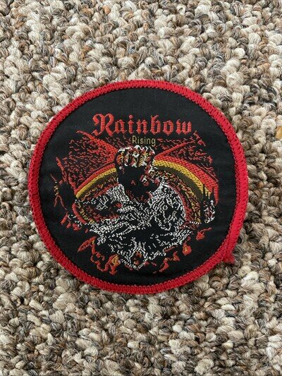 RAINBOW RISING CIRCULAR VINTAGE UNSOWN ON PATCH VINTAGE MEMORABILLIA