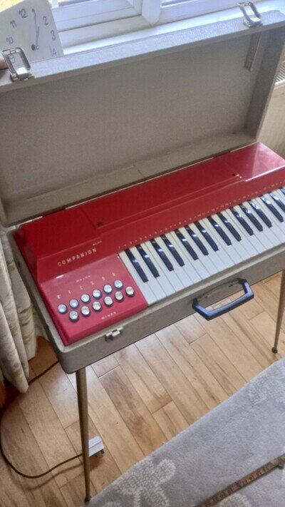 SELMER portable COMPANION organ