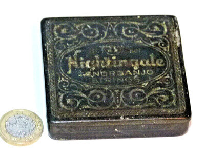 RARE ANTIQUE NIGHTINGALE TENOR BANJO STRINGS TIN ART NOUVEAU 1900