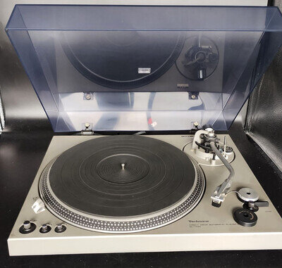 TECHNICS DIRECT DRIVE SL-1700 TURNTABLE NEAR EXCELLENT