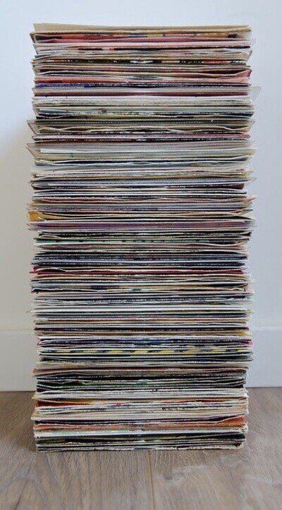 1990s 7” VINYL RECORD COLLECTION STARTER BOX 20 PER PACK PLAIN SLEEVES