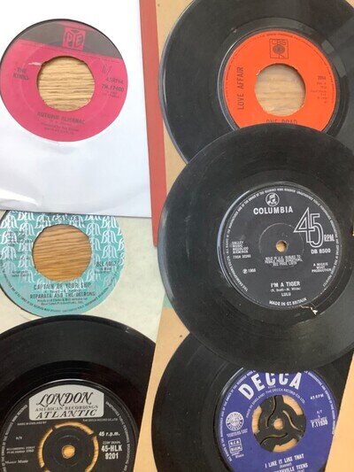 20 x 1960s 7 inch vinyl JOB LOT. Great selection. Boxed. All genres popular