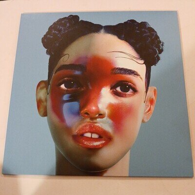 FKA Twigs 'LP 1' 12" Vinyl Album. Excellent Condition