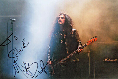 MIKE DUDA W A S P , AUTOGRAPHED 7 X 5 PHOTOGRAPH.
