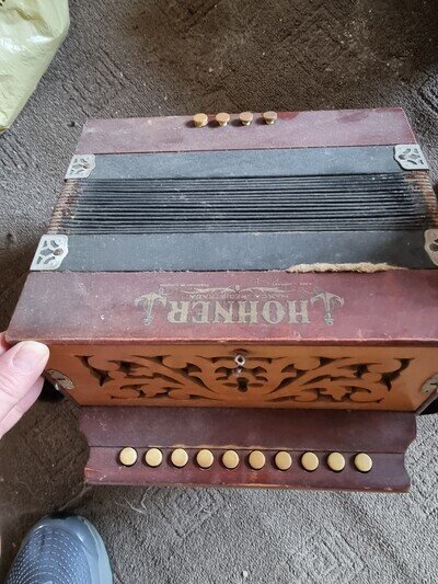 vintage hohner marca registrada accordian